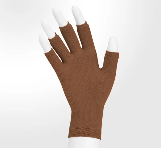 Juzo Soft Seamless Gloves 20-30mmHg - Image 4